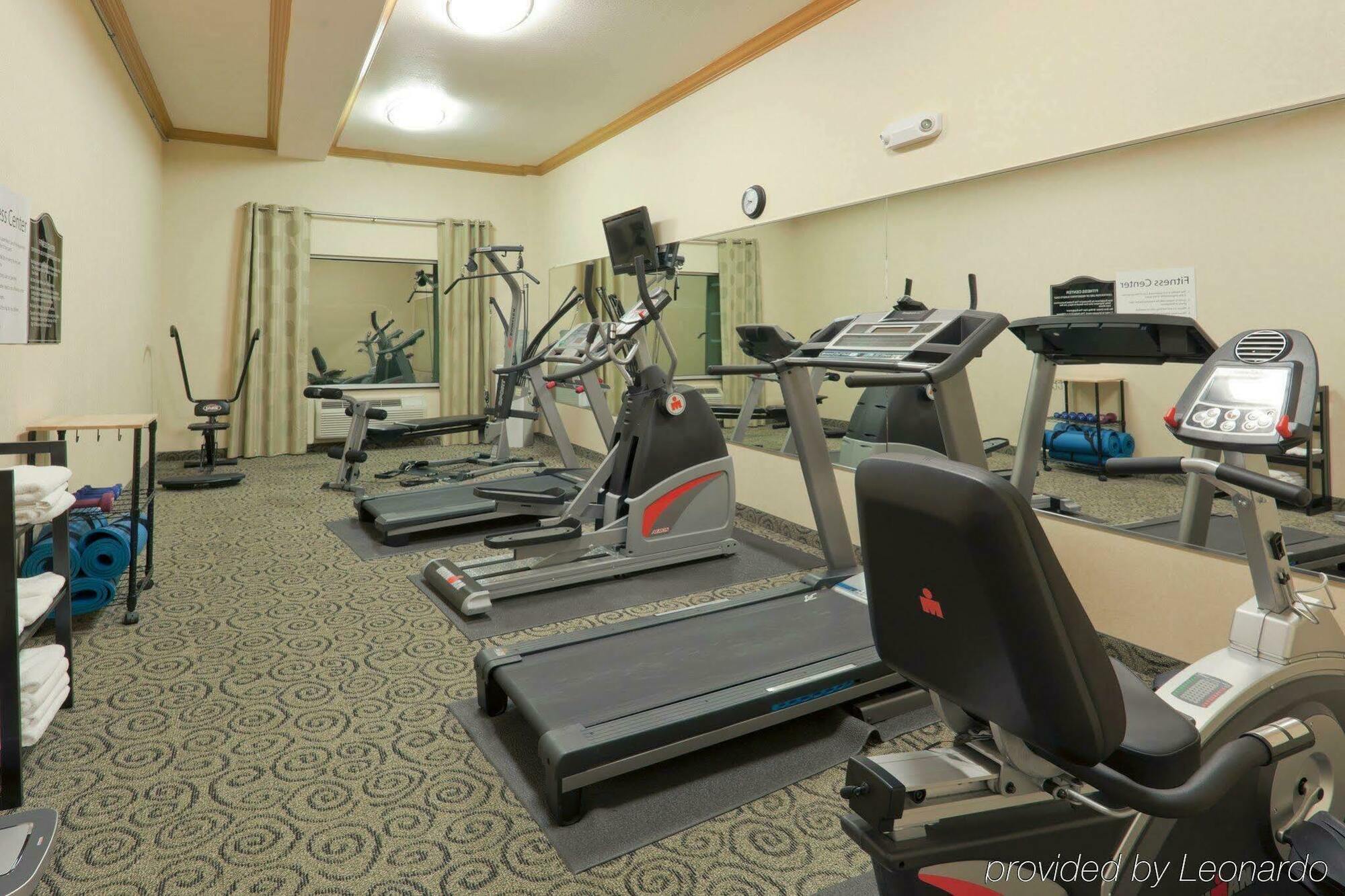 Holiday Inn Express & Suites Bakersfield Central By Ihg Facilidades foto